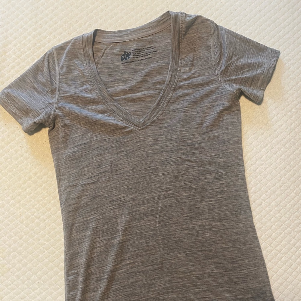 Woolly Merino Wool Gray V-Neck Tshirt